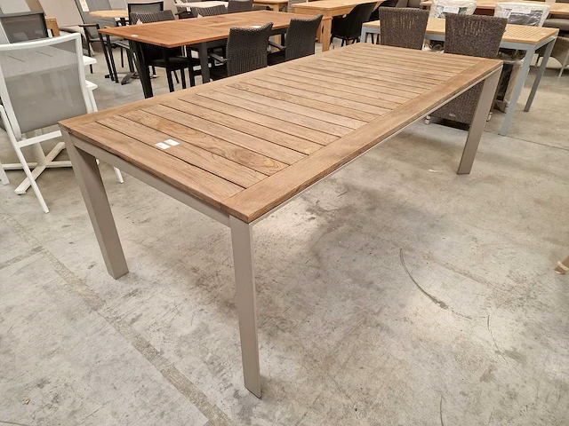 Garden prestige alu tuintafel california champagne - teak 220cm - afbeelding 5 van  8