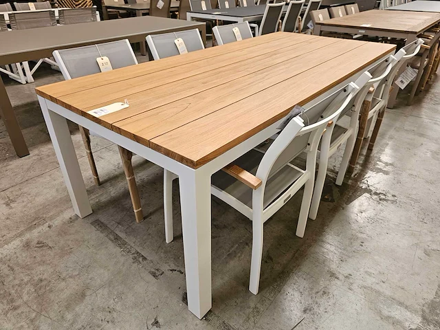 Garden prestige alu tuintafel cleopatra wit - teak blad 220 x 100cm - afbeelding 1 van  4