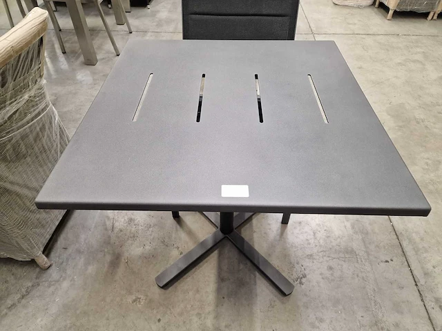 Garden prestige alu tuintafel horeca suisse 80x80cm antraciet - afbeelding 2 van  5