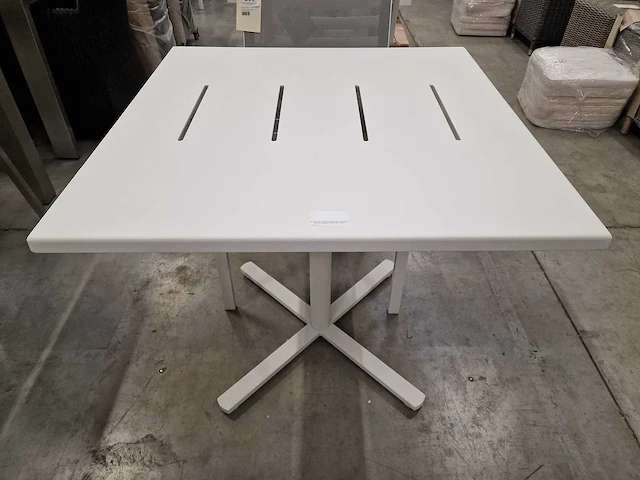 Garden prestige alu tuintafel horeca suisse 80x80cm wit - afbeelding 3 van  5