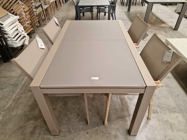 Garden prestige alu uitschuiftafel zurich 152-228cm x 90cm champagne mat - afbeelding 8 van  8