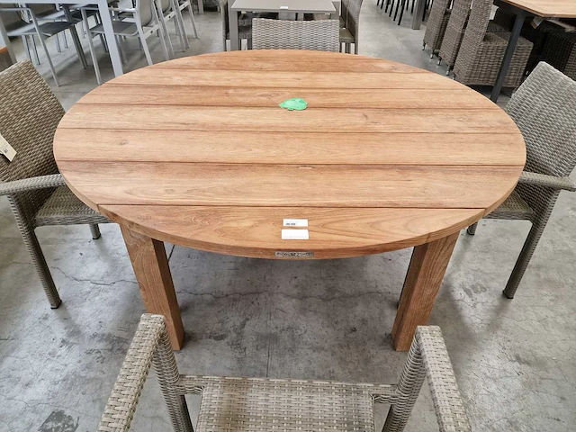 Garden prestige teak tuintafel dia 150cm natural teak - brede latten - afbeelding 2 van  4