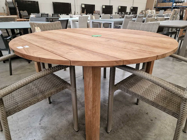 Garden prestige teak tuintafel dia 150cm natural teak - brede latten - afbeelding 3 van  4