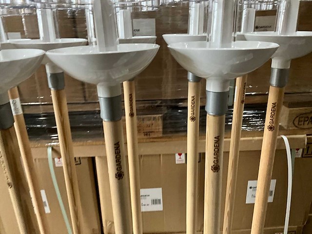 Gardena clickup vogel voeder station met steel in display - afbeelding 3 van  7