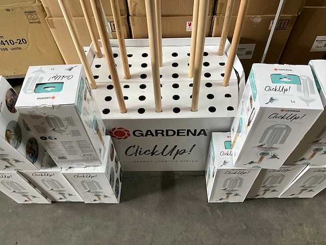 Gardena clickup vogel voeder station met steel in display - afbeelding 7 van  7