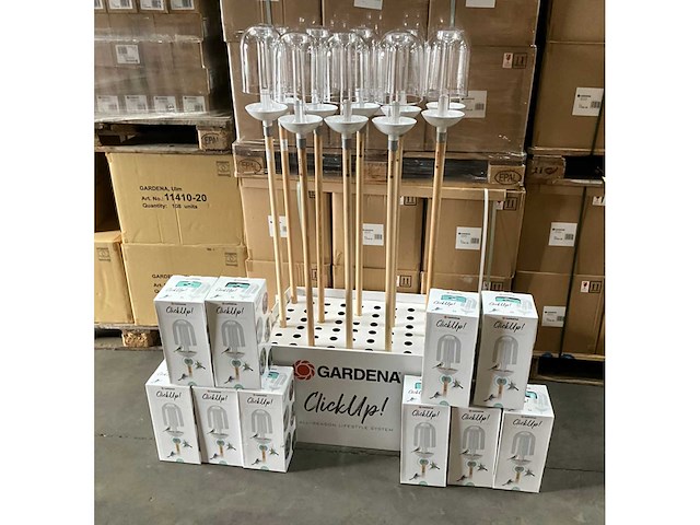Gardena clickup vogel voeder station met steel in display - afbeelding 1 van  7