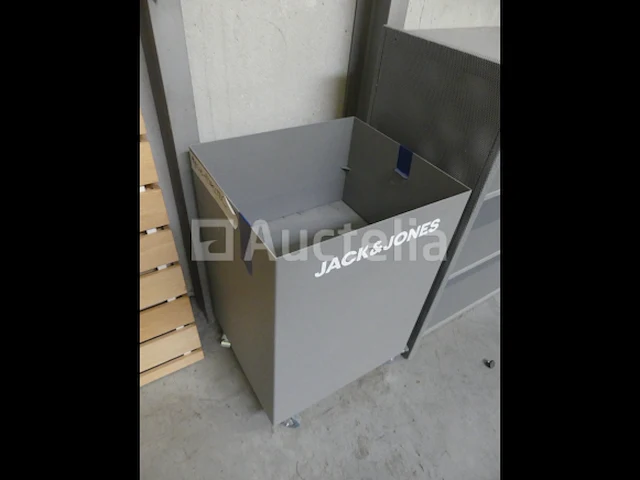 Garderobe en kastwinkel diversen - afbeelding 3 van  10
