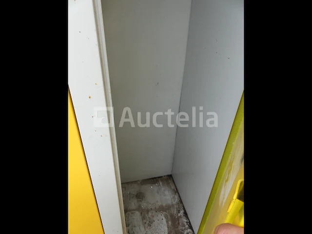 Garderobe met 3 deuren - afbeelding 6 van  6