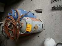 Gasbrander met gasflessen - afbeelding 1 van  4