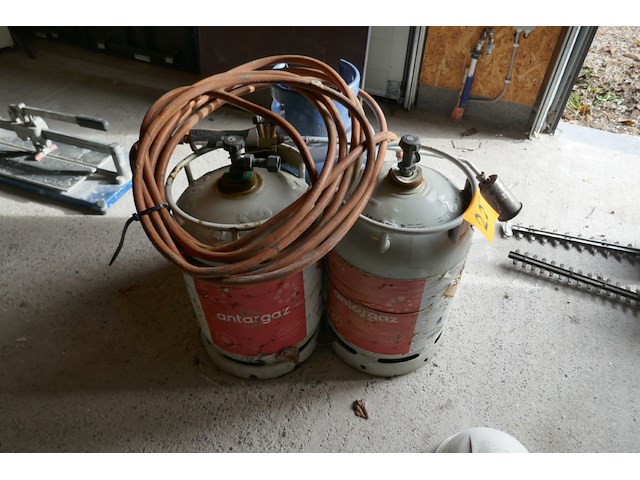 Gasbrander met gasflessen - afbeelding 4 van  4