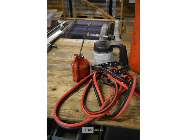 Gasbrander, oliekan, startkabels - afbeelding 2 van  4