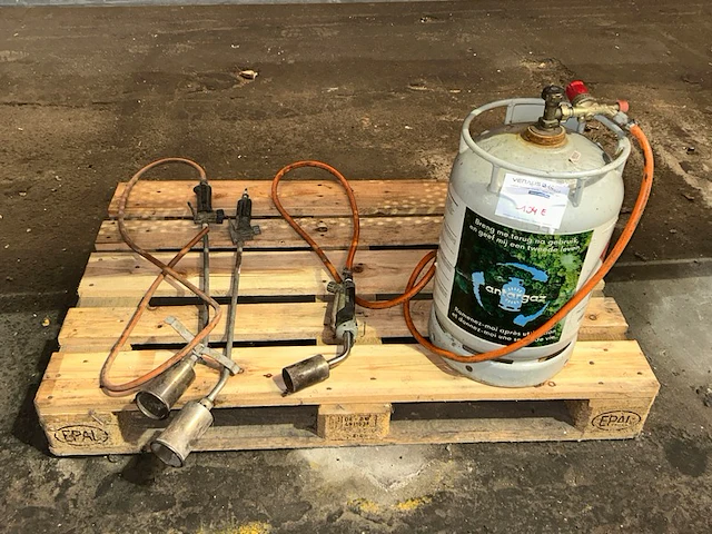 Gasfles, 3 branders - afbeelding 1 van  5