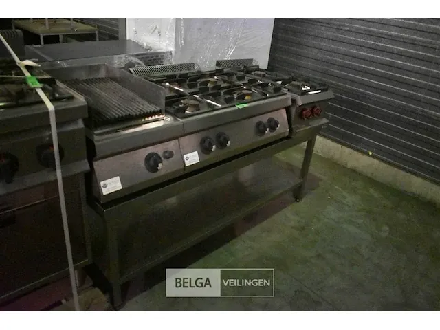 Gasfornuis met 6 bekken en grill - afbeelding 1 van  3
