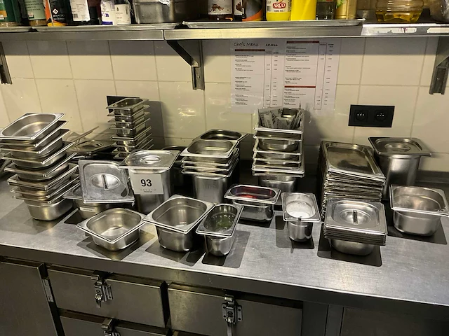 Gastronormbakken (ca. 100x) - afbeelding 1 van  12
