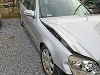 Geaccidenteerd voertuig mercedes s320 cdi, chassisnummer: wdb2200251a406677, nederlands kentekenbewijs - afbeelding 9 van  14