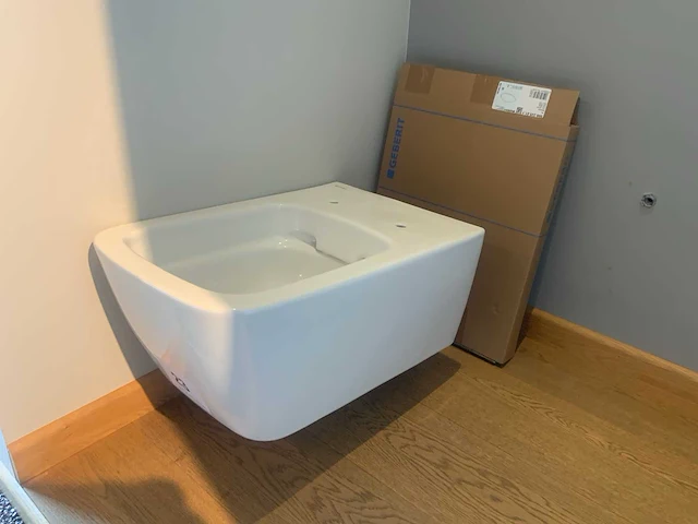 Geberit hangtoilet - afbeelding 1 van  5