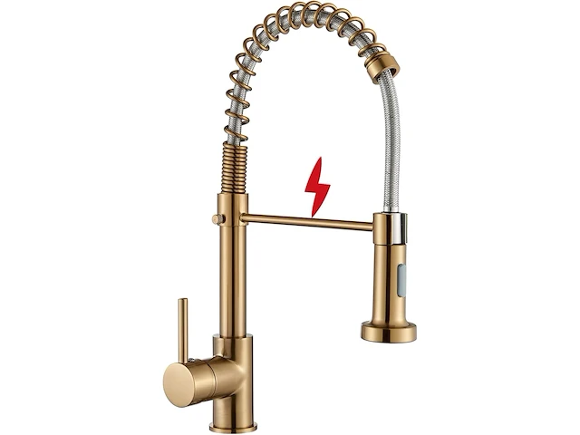 Geborsteld goudkleurige lagedruk keukenkraan - afbeelding 1 van  4