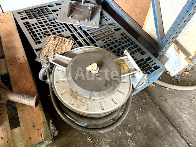 Gebruikt voor het pompen van adblue - afbeelding 7 van  8