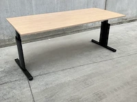 Gebruikte bureautafel - afbeelding 1 van  1