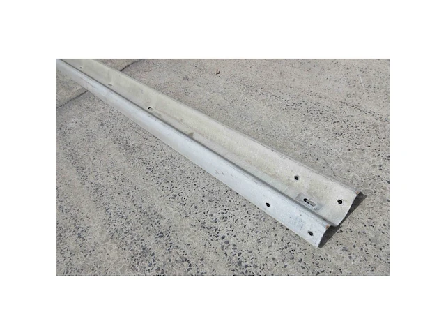 Gebruikte vangrail type a 4,3m - afbeelding 2 van  2