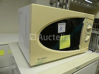 Gecombineerde koelkast/vriezer + magnetron - afbeelding 7 van  11