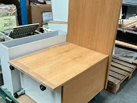 Gedemonteerd hoekbureau en toebehoren - afbeelding 12 van  14