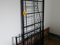 Gedemonteerd smeedijzeren bedje - afbeelding 1 van  3