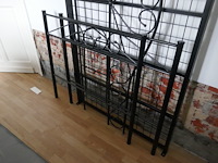 Gedemonteerd smeedijzeren bedje - afbeelding 3 van  3