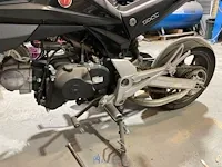 Gedemonteerde bromfiets - afbeelding 7 van  8