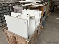 Gedemonteerde kast - afbeelding 1 van  4