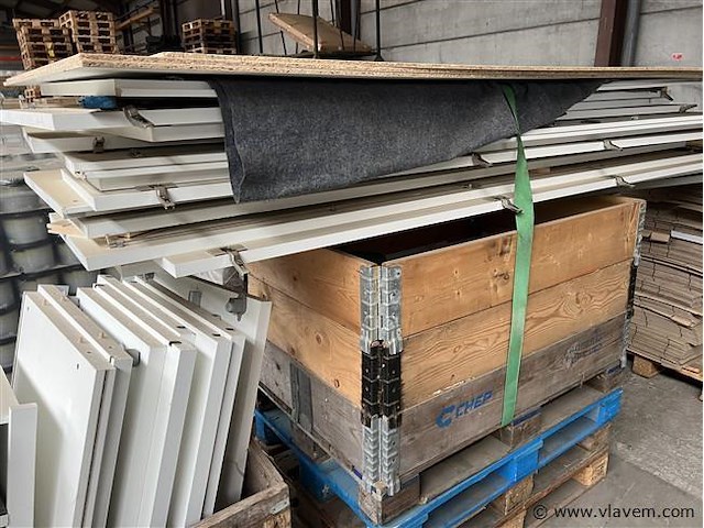 Gedemonteerde kast - afbeelding 2 van  4