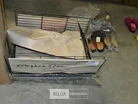 Gedemonteerde metalen konijnenkooi zonder verdere gegevens - afbeelding 1 van  1