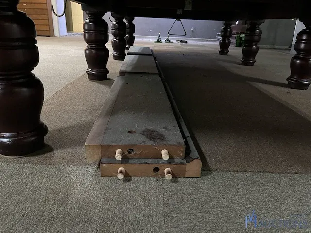 Gedemonteerde snookertafel - afbeelding 6 van  9