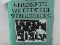 Gedenkboek van de tweede wereldoorlog - afbeelding 1 van  3