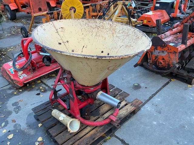 Gedragen kunstmeststrooier - afbeelding 5 van  5