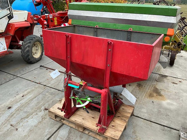 Gedragen kunstmeststrooier - afbeelding 1 van  7