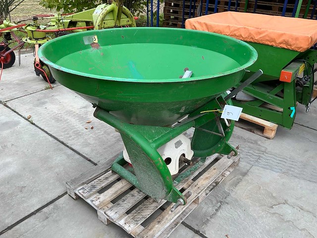 Gedragen kunstmeststrooier - afbeelding 3 van  5