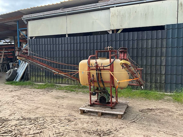 Gedragen veldspuit 400 l - afbeelding 1 van  13