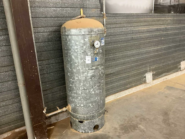 Gegalvaniseerde buffertank - afbeelding 1 van  2