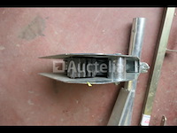 Gegalvaniseerde steigerkatrol, leuningstaanders die op plaat moeten worden geklemd - afbeelding 8 van  11