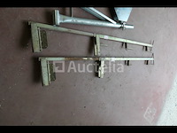 Gegalvaniseerde steigerkatrol, leuningstaanders die op plaat moeten worden geklemd - afbeelding 9 van  11