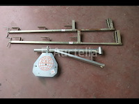 Gegalvaniseerde steigerkatrol, leuningstaanders die op plaat moeten worden geklemd - afbeelding 11 van  11