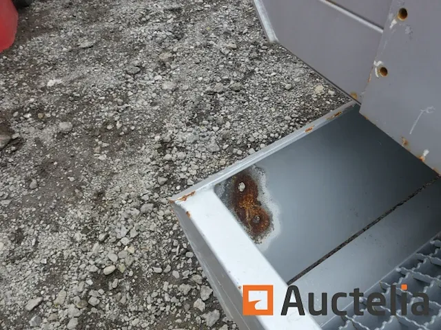 Gegalvaniseerde trap - afbeelding 1 van  4