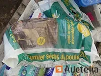 Gegranuleerde kalk, mariene algen, universele organische meststof, bonen korrels,... - afbeelding 2 van  9