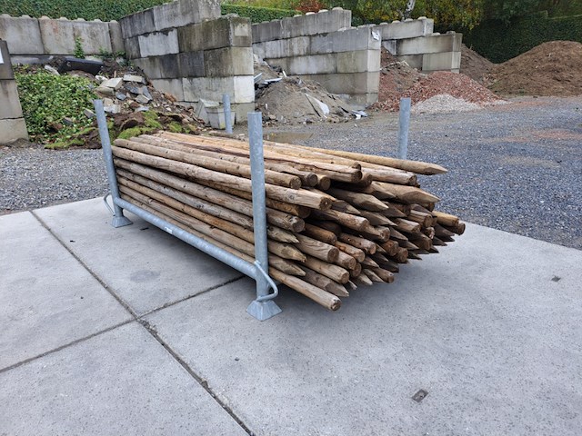 Geimpregneerd ronde paal met punt - afbeelding 1 van  1