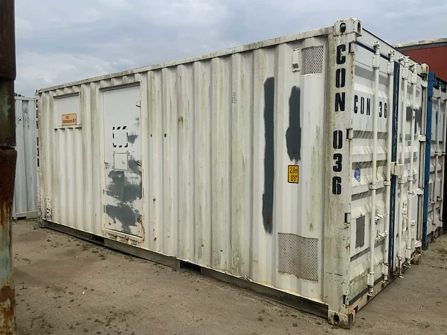 Geïsoleerde opslagzeecontainer - afbeelding 5 van  12