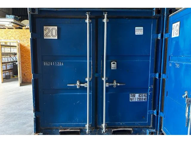 Geïsoleerde werfcontainer - afbeelding 7 van  14