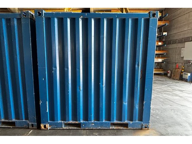 Geïsoleerde werfcontainer - afbeelding 11 van  14