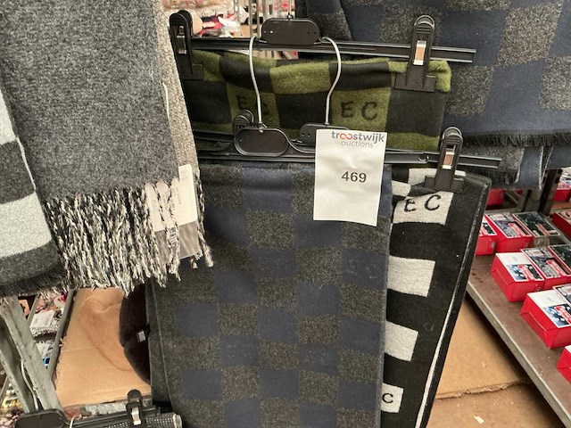 Geitenwollen sjaal. (3x) - afbeelding 1 van  1