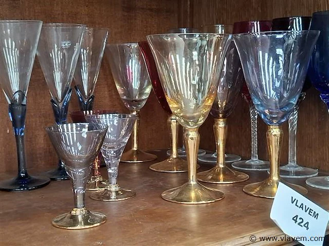 Gekleurde glazen - afbeelding 1 van  3